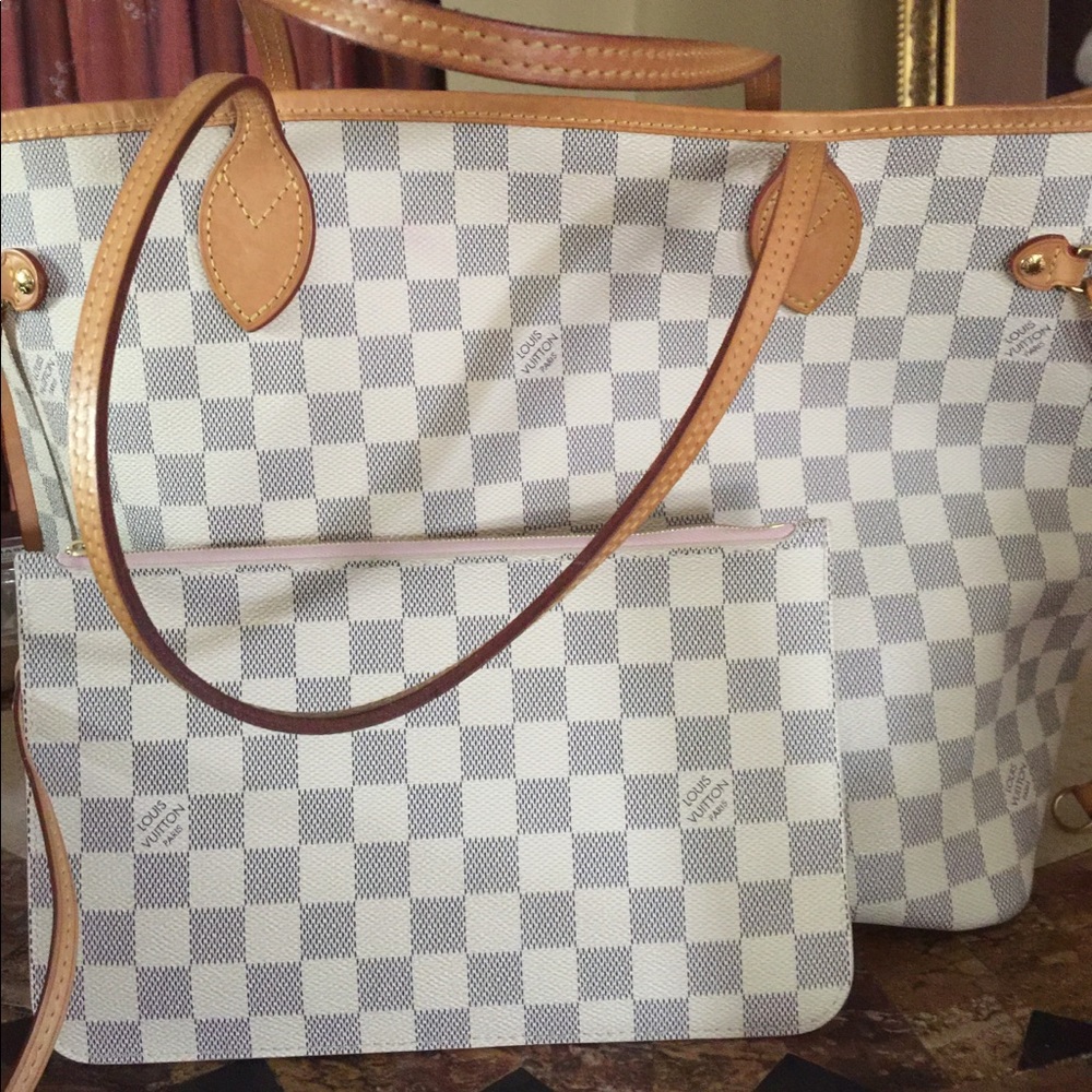 Louis Vuitton MM Neverfull